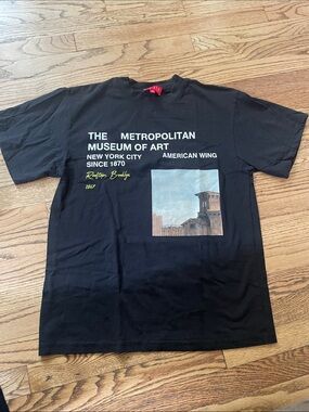 Metropolitan Museum of Art Black Graphic Tee